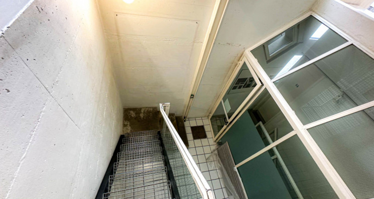 Sierre - bureau loft aux combles avec ample terrasse - Gobet image 9