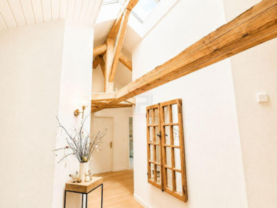 Élégant Attique de Caractère au Coeur du Vieux Puplinge image 6