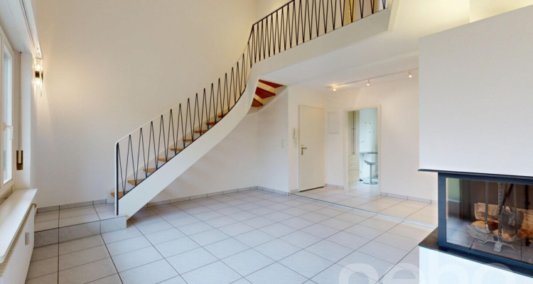 Maisonette-Dachwohnung mit drei Balkonen und eigenem Gartenanteil image 2