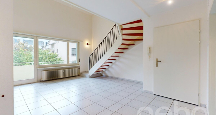 Maisonette-Dachwohnung mit drei Balkonen und eigenem Gartenanteil image 5