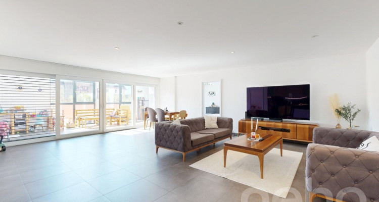Grand 5,5p de 200 m² + Terrasses ? Idéal Investisseurs ou Bi-familial image 2