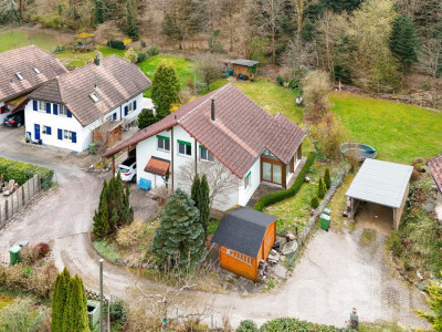 Lichtdurchflutetes Familienhaus mit Garten und direktem Waldzugang image 1