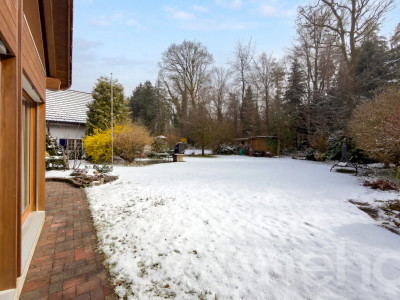 Lichtdurchflutetes Familienhaus mit Garten und direktem Waldzugang image 12