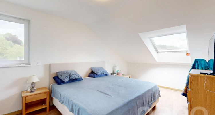 Attique contemporain traversant avec grand balcon et vue dégagée image 7