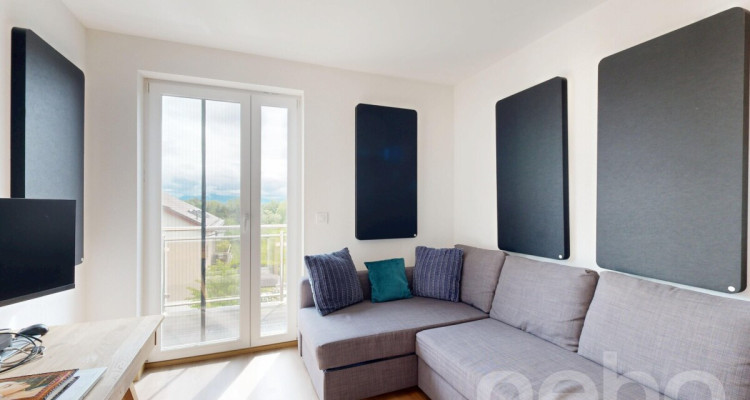 Attique contemporain traversant avec grand balcon et vue dégagée image 9