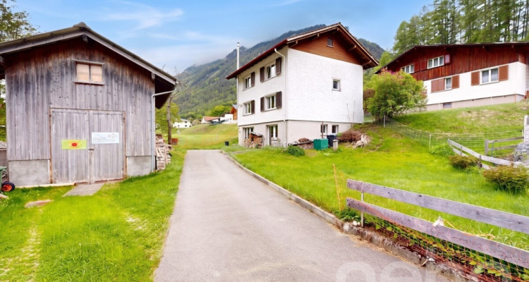 Modernisiertes EFH mit Schopf, Garten und Bergkulisse image 1