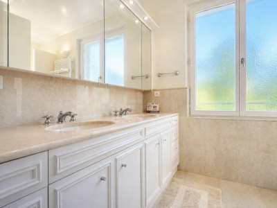 Écrin de sérénité au coeur de Vandoeuvres ? Élégance, volumes et intimité absolue image 6