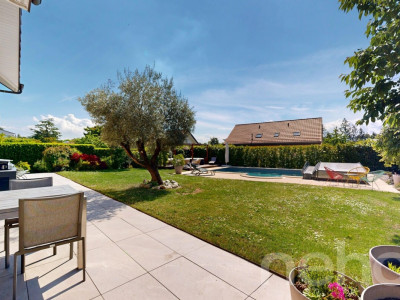 Élégance contemporaine & piscine dans un cadre privilégié image 3