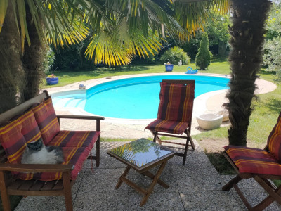 Maison familiale avec piscine et grand jardin plein sud image 5