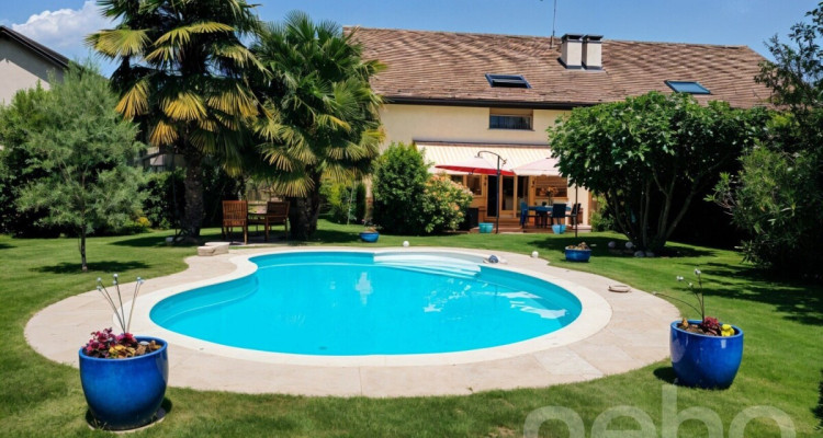 Maison familiale avec piscine et grand jardin plein sud image 2