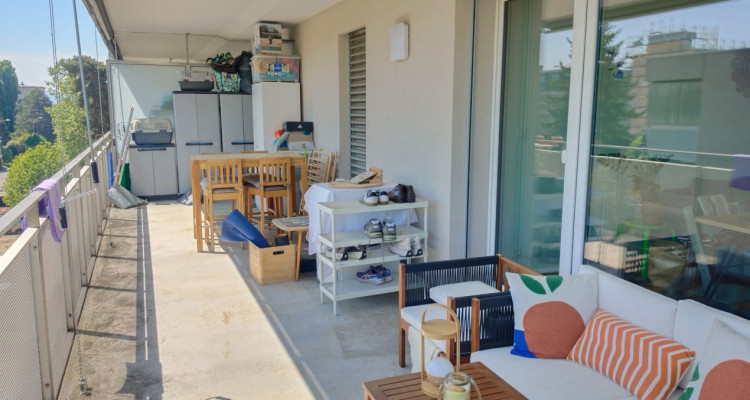 Joli 4 pièces avec grand balcon idéalement situé dans la région de Cointrin GE image 3