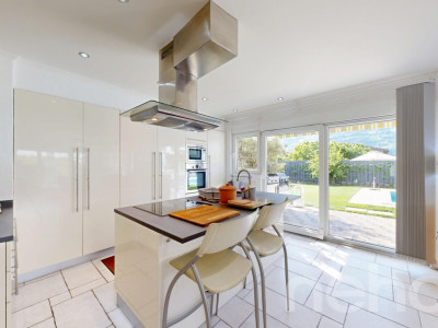 Superbe Villa 6.5 de 190m² avec piscine récente & jardin image 3