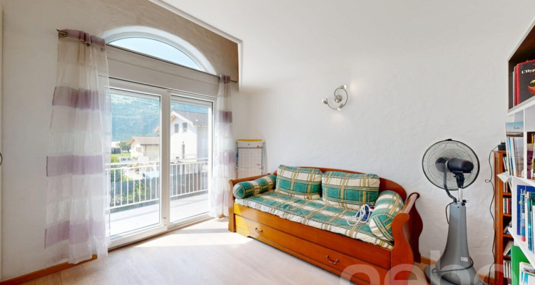Superbe Villa 6.5 de 190m² avec piscine récente & jardin image 9