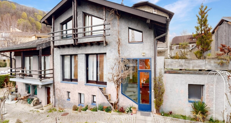 Maison atypique avec atelier indépendant et beau potentiel à Savièse image 1