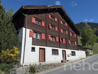 Grosszügige 5.5 Zimmer Wohnung mit Bündner Charme in Uors image 1