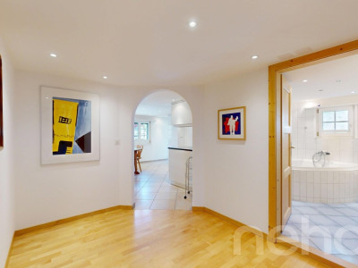Grosszügige 5.5 Zimmer Wohnung mit Bündner Charme in Uors image 5
