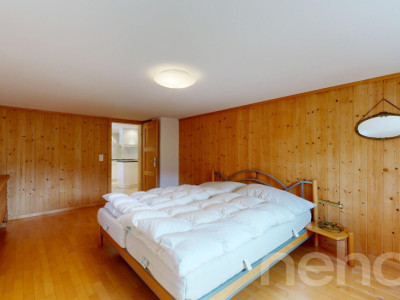 Grosszügige 5.5 Zimmer Wohnung mit Bündner Charme in Uors image 8