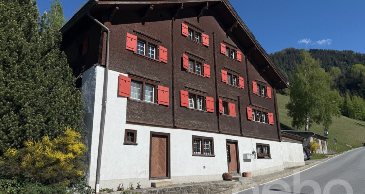 Grosszügige 5.5 Zimmer Wohnung mit Bündner Charme in Uors image 1