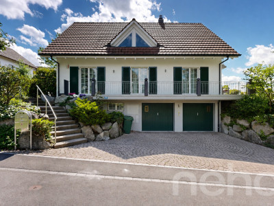 Attraktives 5.5-Zimmer-Einfamilienhaus mit unverbaubarer Aussicht image 1