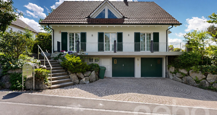 Attraktives 5.5-Zimmer-Einfamilienhaus mit unverbaubarer Aussicht image 1