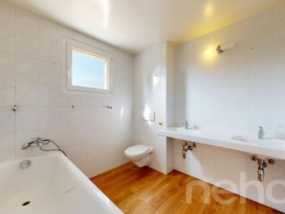 A deux pas des écoles primaires du village et de lEnglish School image 10