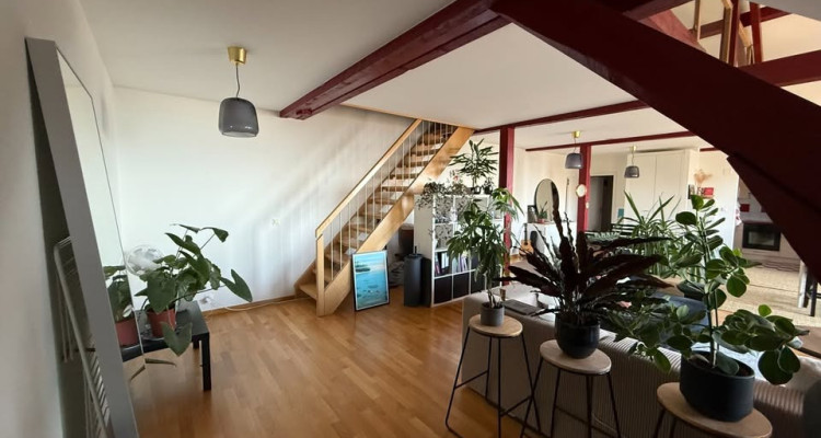 Magnifique loft 90m2 lumineux sous combles avec vue lac à Lausanne image 7