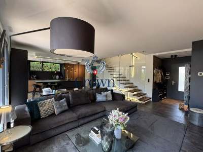 The comfort of a house, the elegance of a triplex image 9