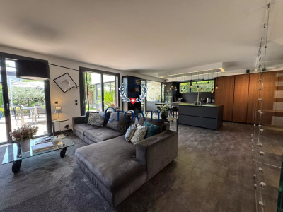 The comfort of a house, the elegance of a triplex image 10