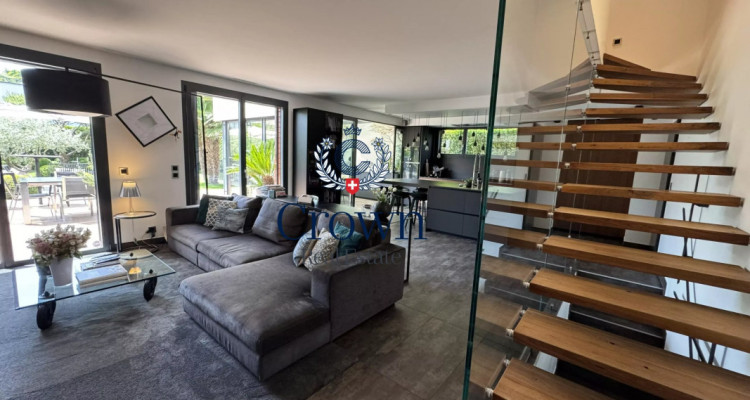 The comfort of a house, the elegance of a triplex image 11