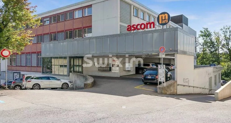 Bright 42 m² Office with Lift and Wharf Access in Lausanne image 4