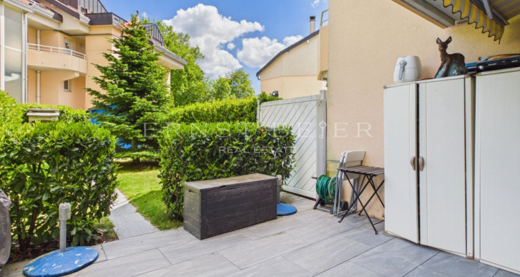 Magnifique triplex avec jardin privatif, environnement calme et verdoyant image 1