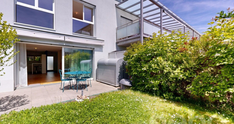 Appartement duplex comme une maison de 4.5 pièces avec jardin image 1