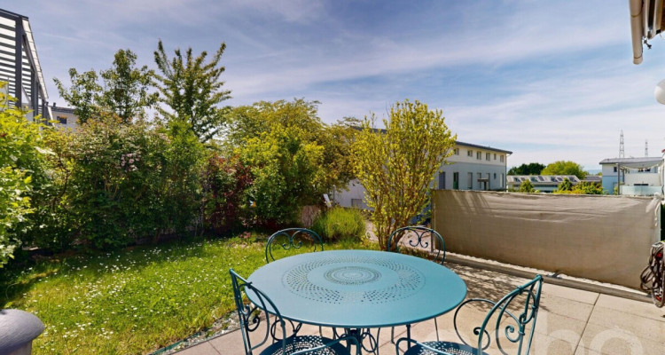 Appartement duplex comme une maison de 4.5 pièces avec jardin image 9