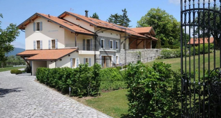 A rare and private retreat in the heart of nature image 2