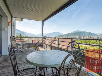 Grand appartement de 182 m² dernier étage vue panoramique Annecy et lac avec très bon diagnostique énergétique image 9