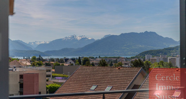 Grand appartement de 182 m² dernier étage vue panoramique Annecy et lac avec très bon diagnostique énergétique image 1
