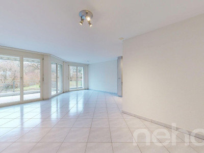 Helle 3.5-Zimmerwohnung mit Balkon und schönem Ausblick image 3