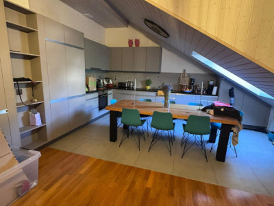 Superbe appartement rénové de 4 pièces à Veyrier image 2