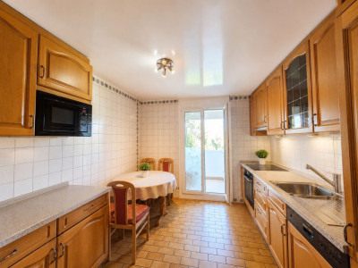 Appartement lumineux de 5,5 pièces avec ascenseur et garage image 3