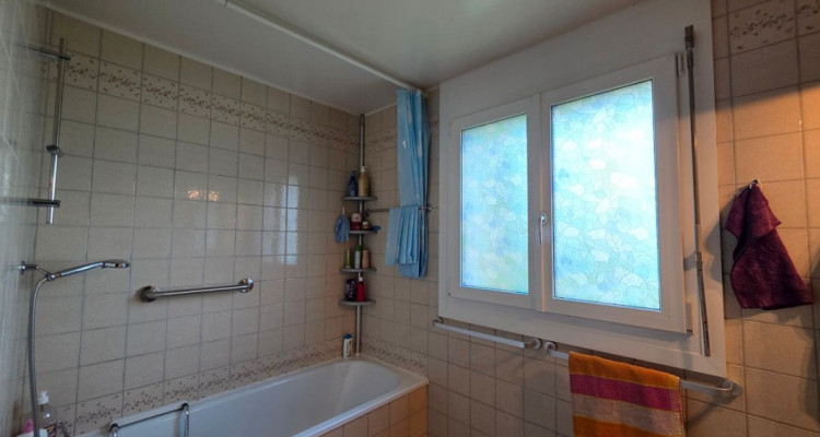 Appartement lumineux de 5,5 pièces avec ascenseur et garage image 8