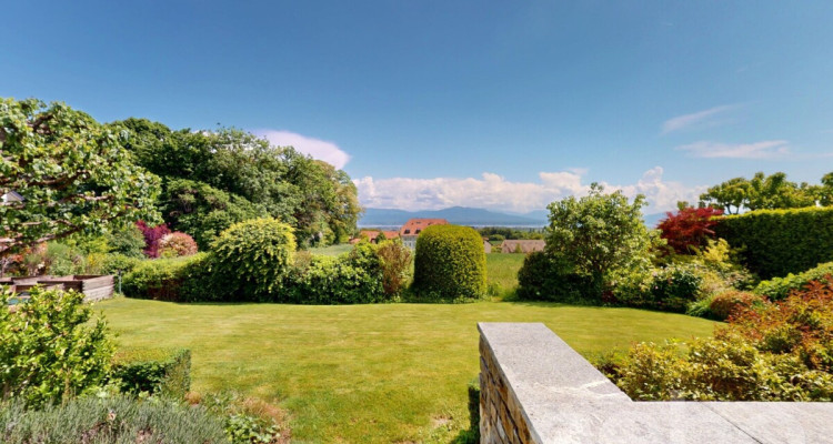 Belle maison familiale avec vue dégagée sur le lac et les Aples image 2