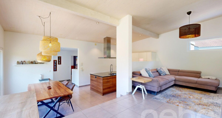 Top gepflegtes 5.5-Zimmer-EHF mit schönem Garten in 8213 Neunkirch image 2