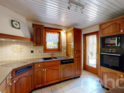 Splendide villa familiale à Bex : espace et potentiel insoupçonné! image 5