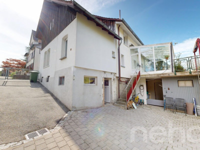 Charmantes 5-Zimmer-Eckreihenhaus an begehrter Lage in Bottighofen image 2