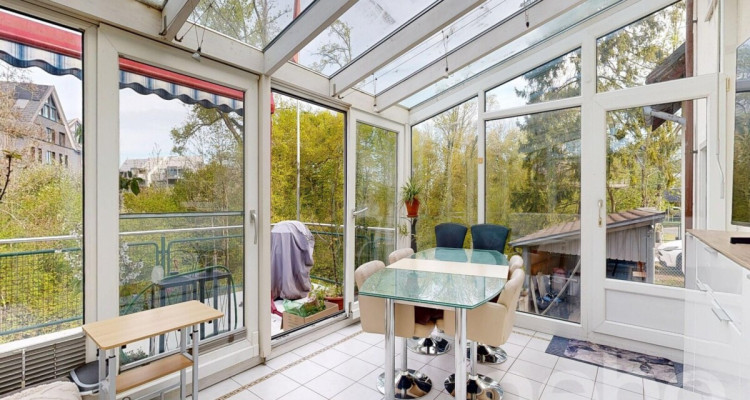 Charmantes 5-Zimmer-Eckreihenhaus an begehrter Lage in Bottighofen image 3