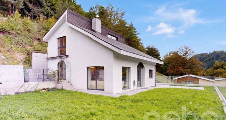 Villa in der Idylle mit Weitsicht auf die Berge image 1