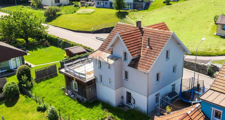 Energiesaniertes Schmuckstück - mit Garten und Garage image 3