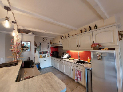 Appartement moderne de 4,5 pièces avec jardin image 3