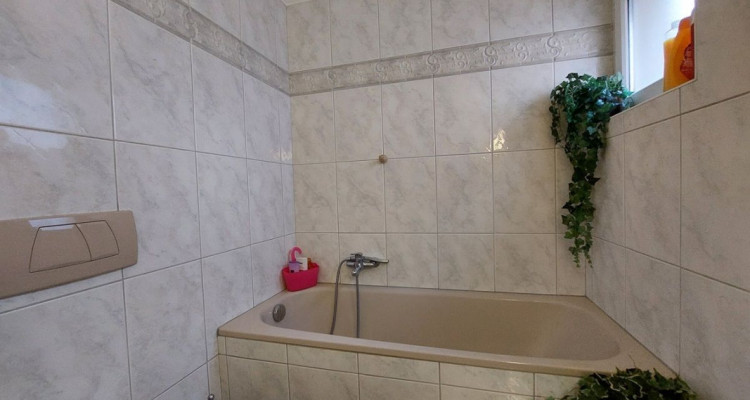 Appartement moderne de 4,5 pièces avec jardin image 8