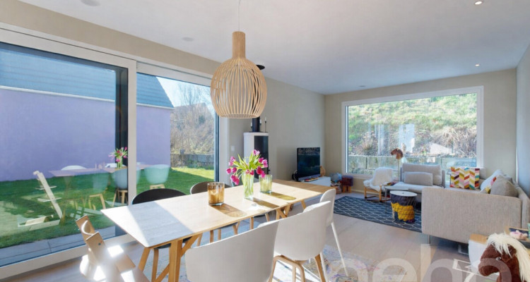 Einfamilienhaus mit Wellnessbereich, Garten und hochwertigem Ausbau image 2